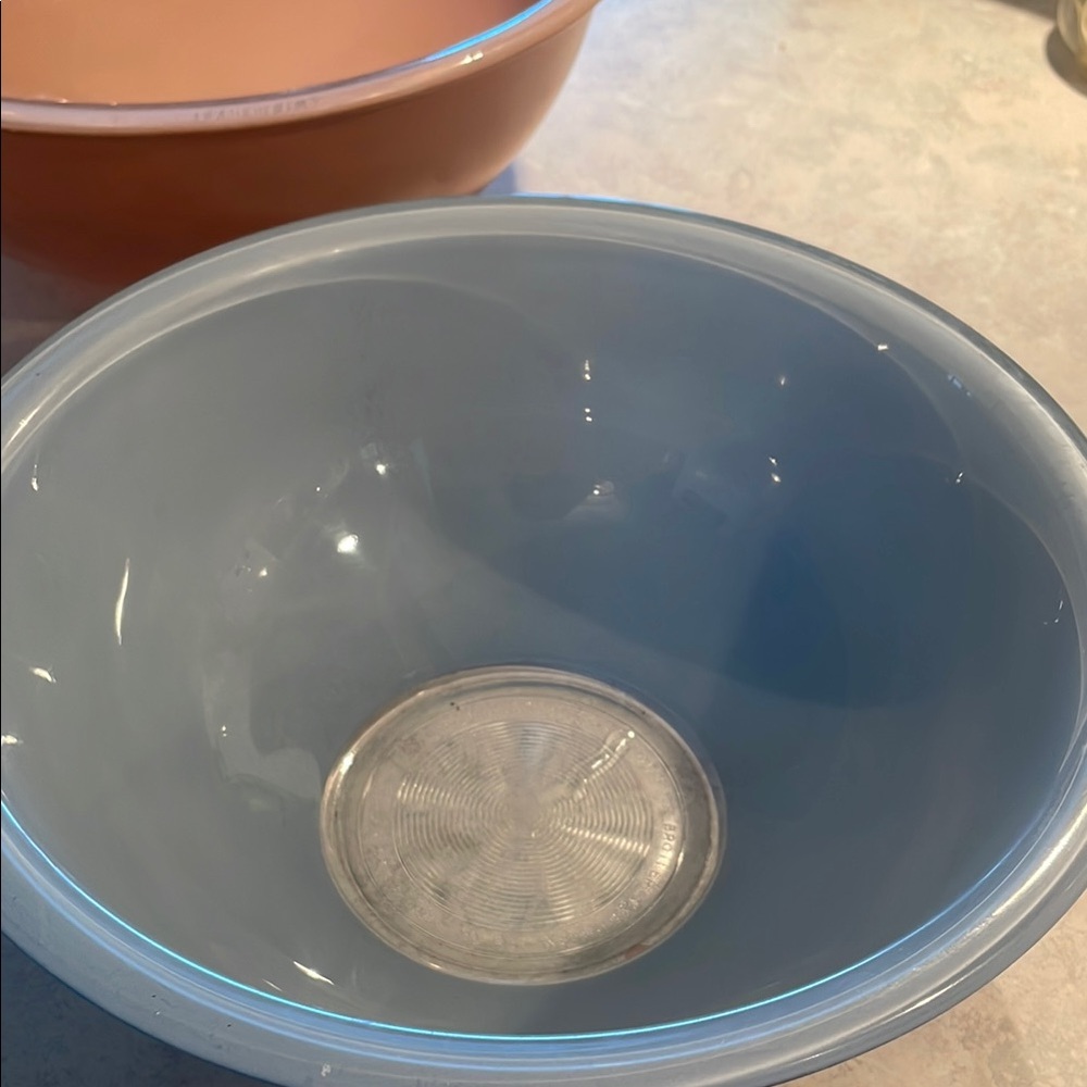 Vintage Pyrex Bowls - Picture 8 of 9